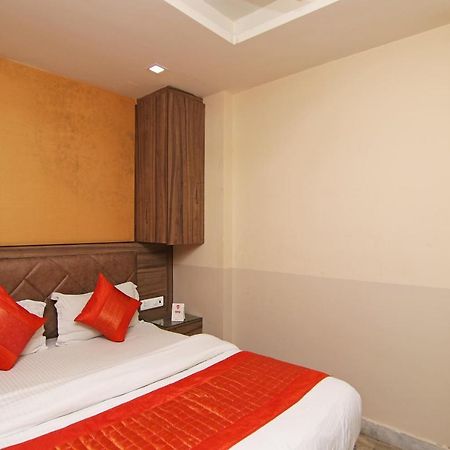 Oyo 23603 Hotel Merry Gold New Delhi Luaran gambar