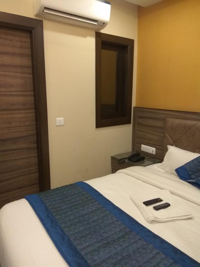 Oyo 23603 Hotel Merry Gold New Delhi Luaran gambar